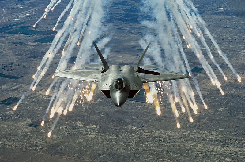 Start your 2017 with a Bang! Some F-22 Raptor mania!