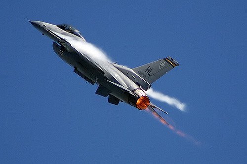 Watch: Get high with the F-16 Viper Demonstration Team