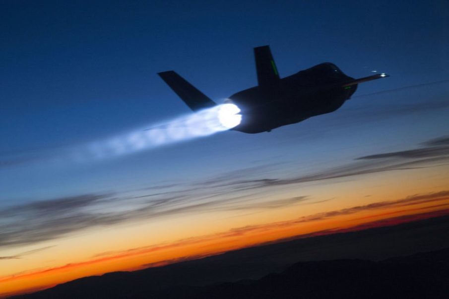 Photo of the day: Lockheed Martin F-35B goes supersonic at night