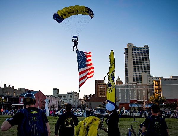 US Navy Leap Frogs Drop in on Mobile, Alabama ‘Navy Week’