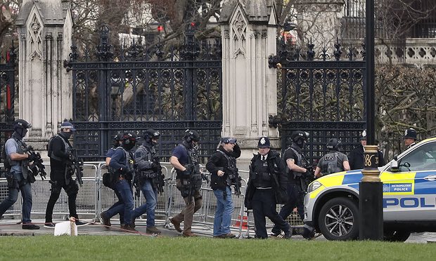 Updated: Man wielding a knife is shot by police outside British Parliament, 4 dead and 20 injured