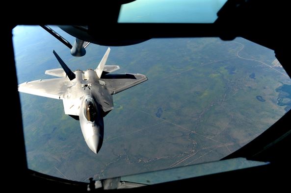 f-22-refueling-australia
