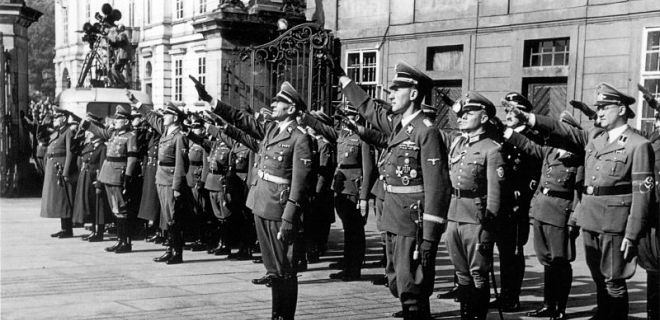 Reinhard Heydrich: Hunting the Devil