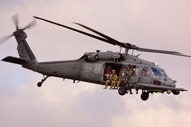 Elite US Air Force Para-rescue Team Jumps Into Pacific Ocean to Rescue Chinese Sailors