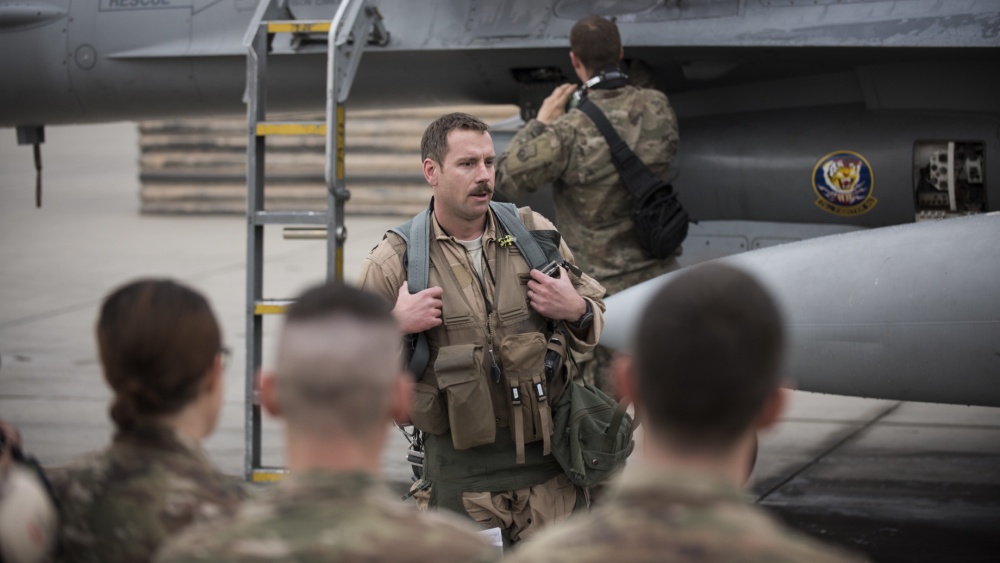 Honors for Lt Col Craig Andrle F-16 Pilot Logs 1000 Combat Flight Hours