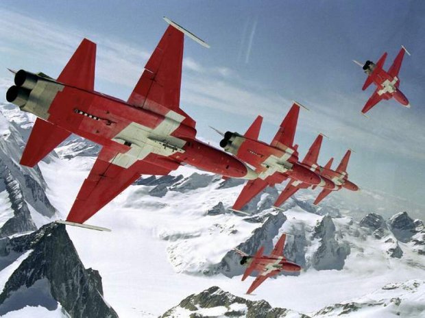 A most amazing video! If you have not seen 360 videos before you are in for a treat! Fly with Patrouille Suisse!