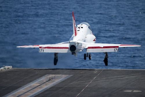 Breaking! Navy instructor pilots on strike! 100 refusing to fly!