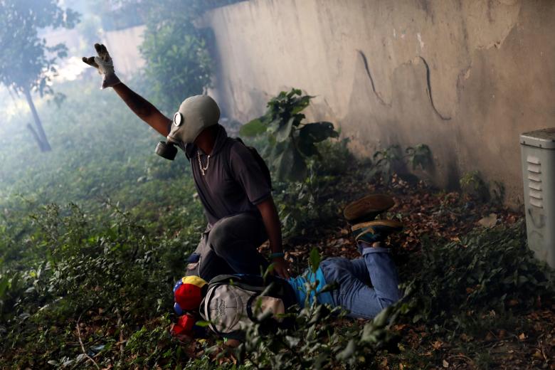 Three killed as protests against Venezuelan government continue
