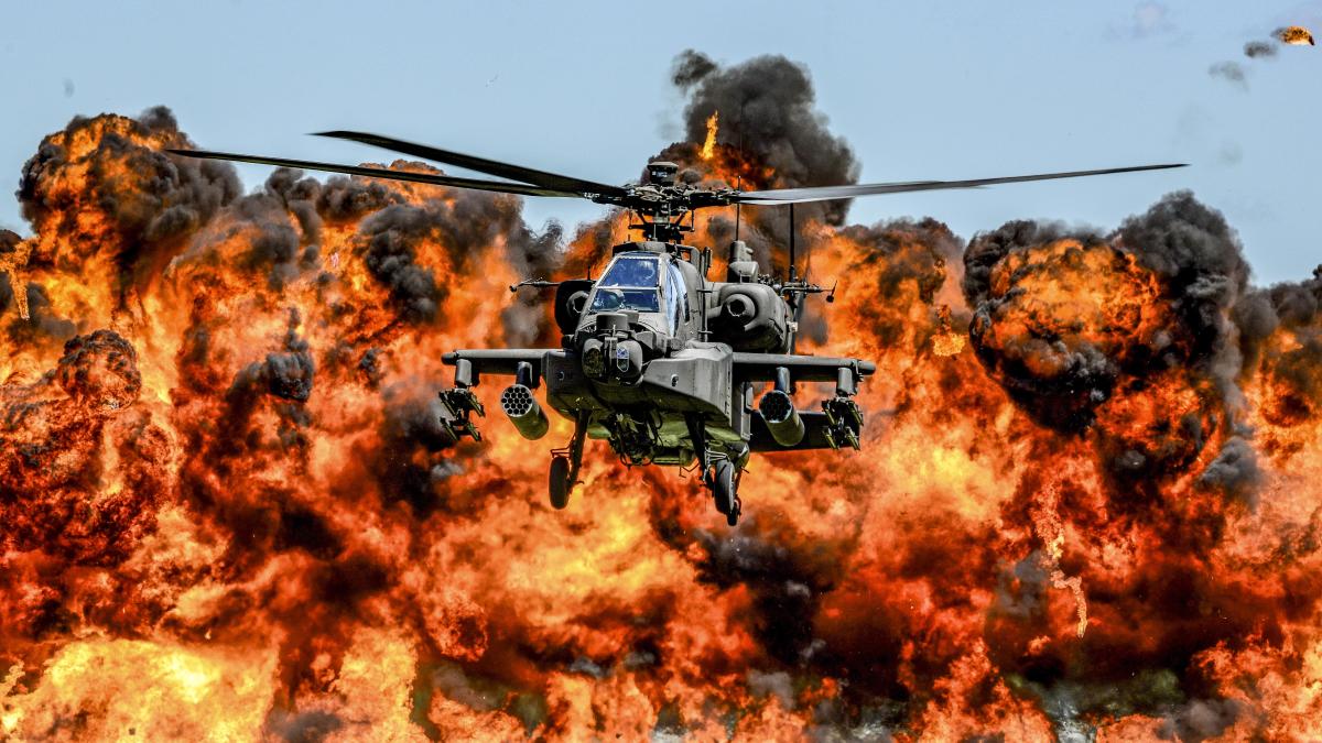 Picture of the Day: AH-64D Apache Helicopter Escapes a Wall of Fire