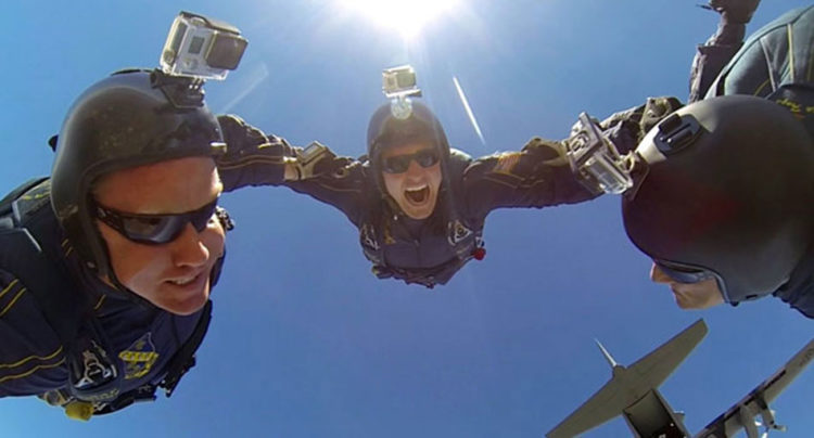 Navy SEAL Dies in Parachuting Accident Over Hudson River