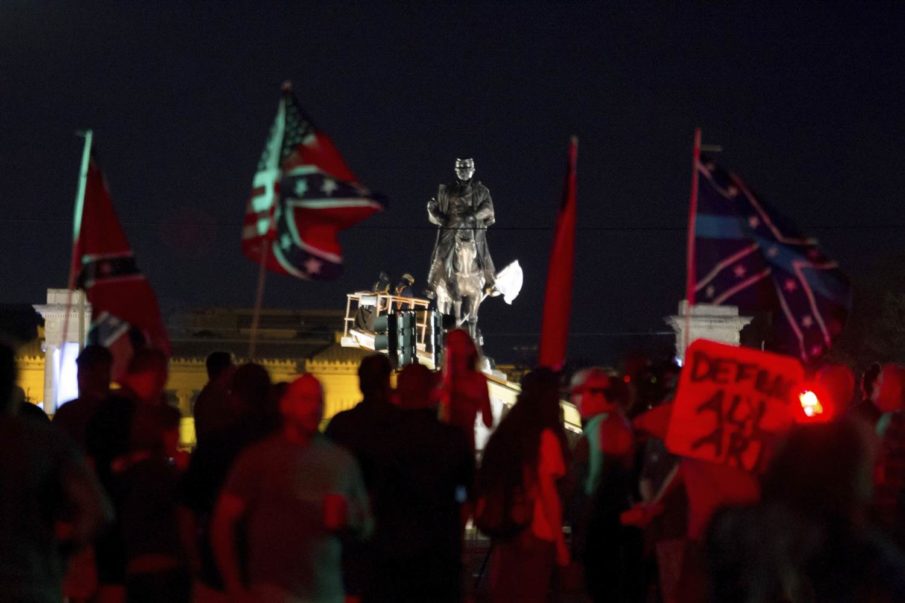 New Orleans removes statue of southern general in effort to eliminate symbols of Confederacy