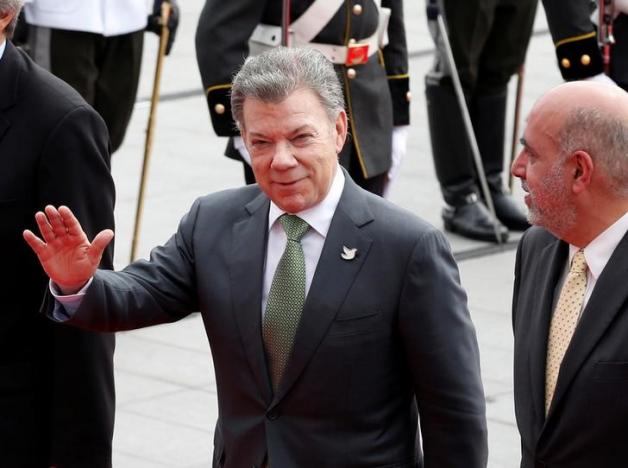 Colombia and FARC rebels extend weapon hand-in deadline