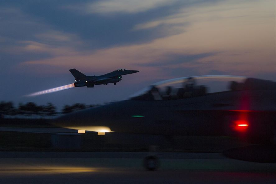 Picture of the day: South Korean Air Force F-16 Fighting Falcon taking off