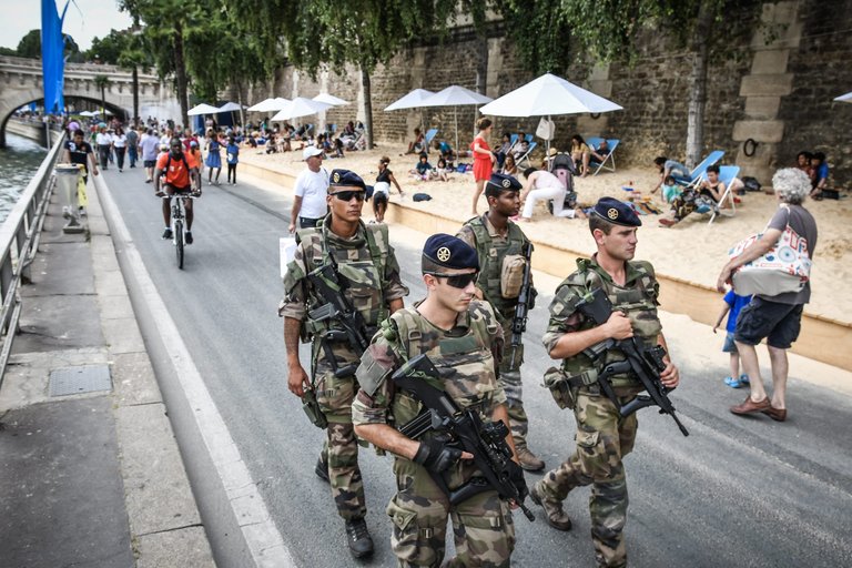 French president seeks to extend state of emergency after Manchester attack