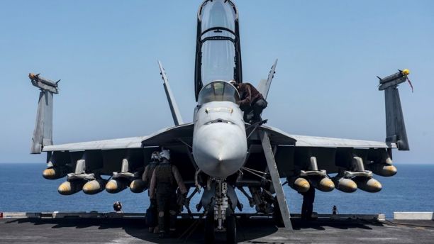 U.S. F-18 Super Hornet shoots down a Syrian jet