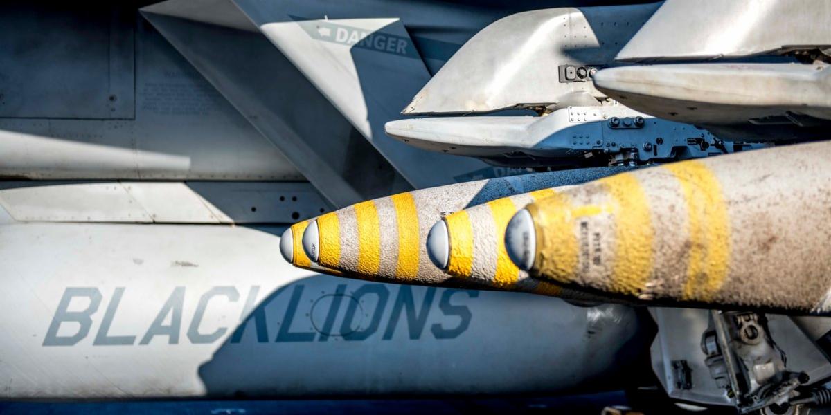 Picture of the Day: F/A-18F Super Hornet Loaded with 10 GBU-32 1,000 Pound Bombs