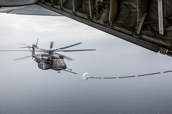 Picture of the Day: MH-53E Sea Dragon Conducting Aerial Refueling