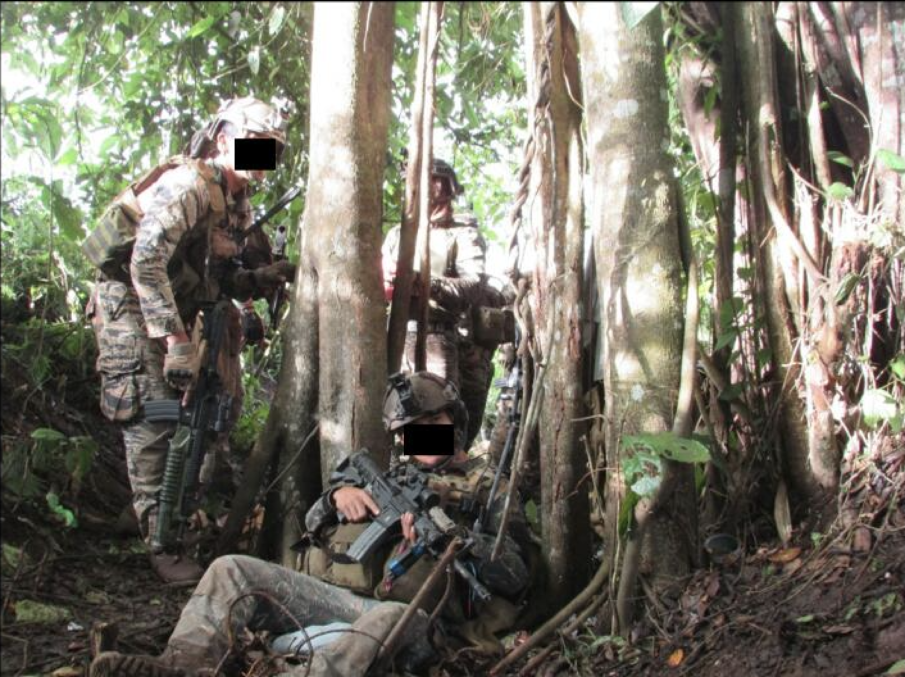 Philippine SEALs in close combat against Maute Group