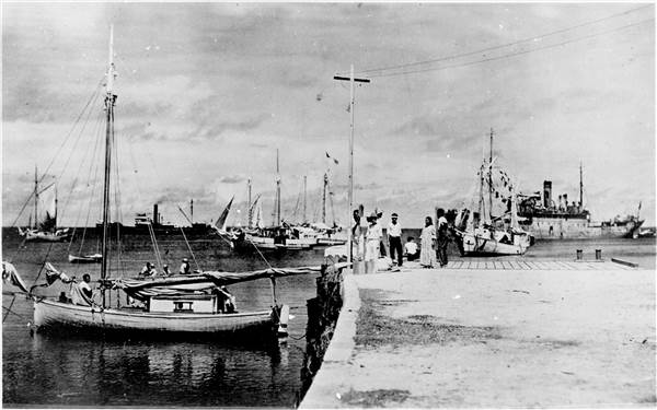 Amelia Earhart photo featured by the History Channel debunked by Japanese blogger