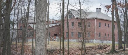 As Russia expels a large number of U.S. diplomats, Trump’s hopes for better relations appear to crumble