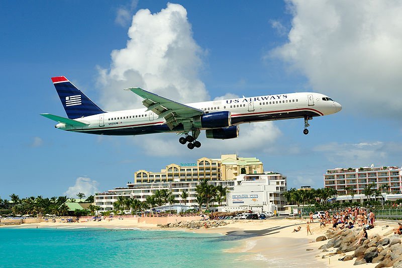 Tourist is killed watching planes at Saint Martin’s Princess Juliana International Airport