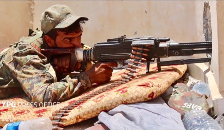 ISIS fighters employ new tactic in Raqqa