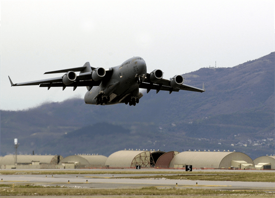 Watch: Hop on board for some C-17 flight training. Fascinating video!