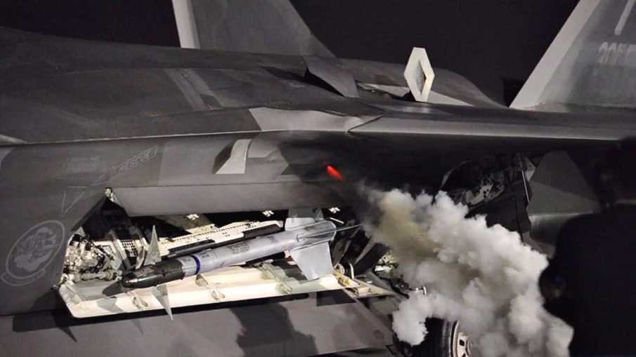 Watch: Ever seen an F-22 Raptor engine start up? You will want to see this!