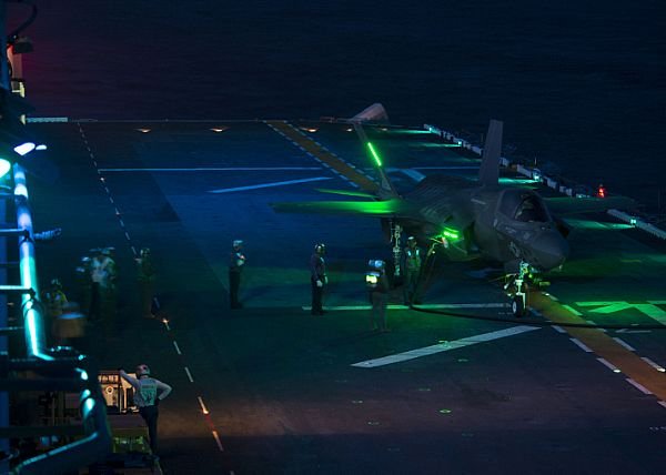 Picture of the day: Sailors refueling F-35B Lightning II Joint Strike Fighter