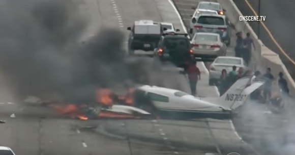 plane-crash-405-freeway-california