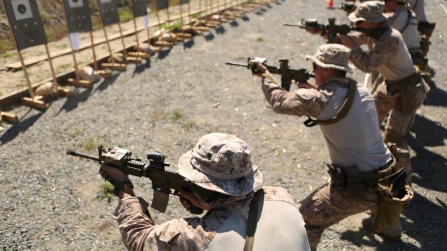 Watch: 1st Marine Division Reconnaissance Battalion | Weapon Transitions