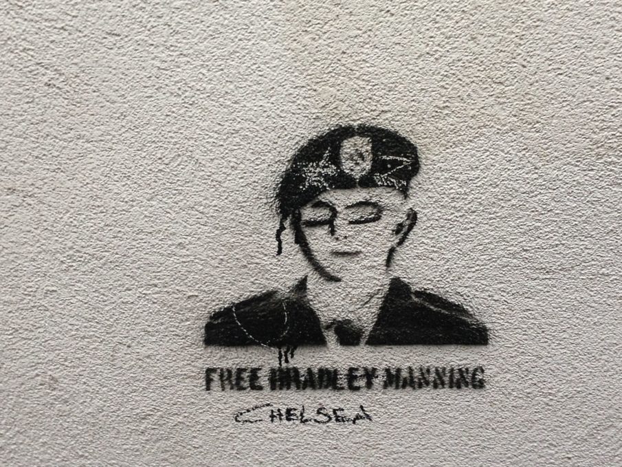 Canada recognizes Chelsea Manning as a traitor, won’t let her into the country