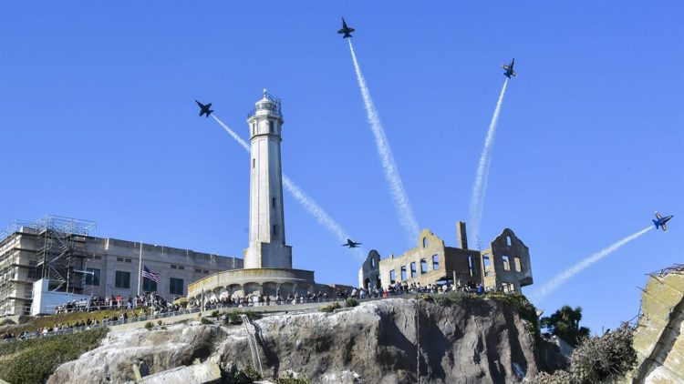 Picture of the Day: US Navy Blue Angels Perform Aerial Display Over Alcatraz Island