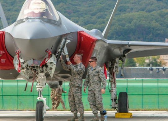 F-35A makes Asian Debut as it arrives in Seoul for ADEX 2017