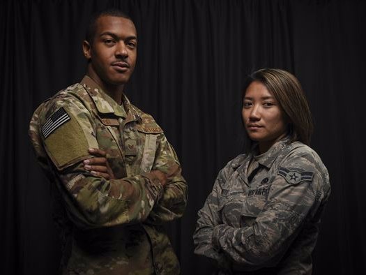 2 US airmen describe how they escaped the scene of the Las Vegas shooting