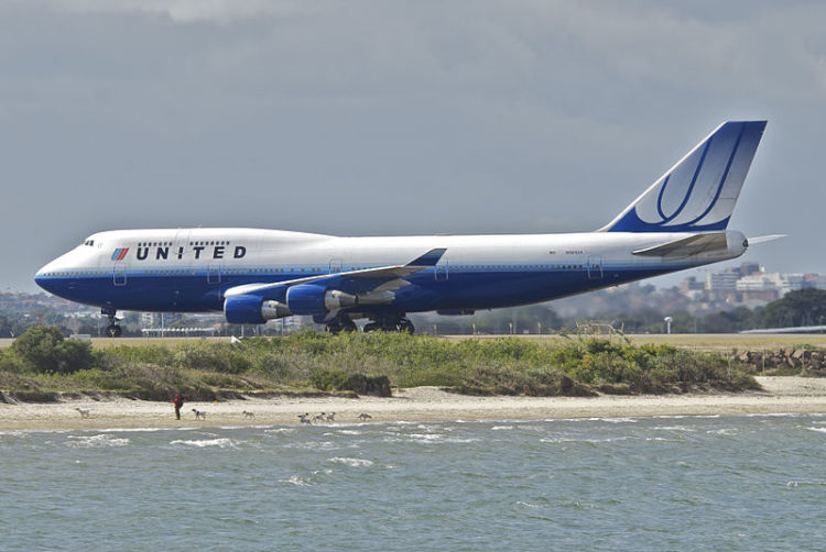 Watch: United Airlines says Goodbye to Their Last Boeing 747