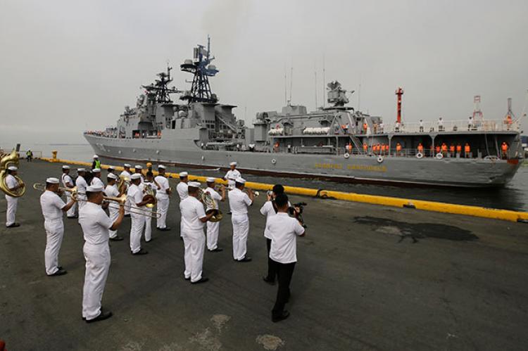 Russian ships deliver military equipment to the Philippines