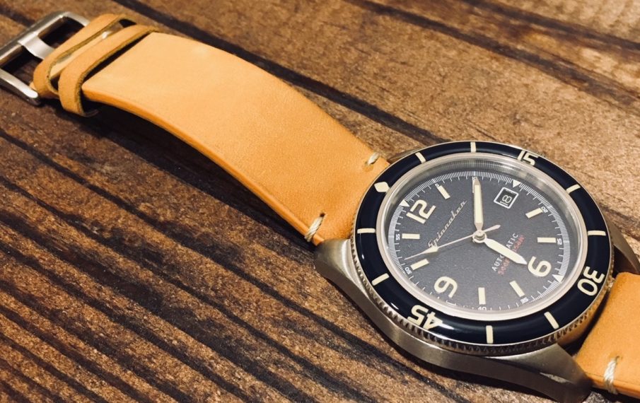 Spinnaker Fleuss SP-5055 provides an affordable vintage dive watch option