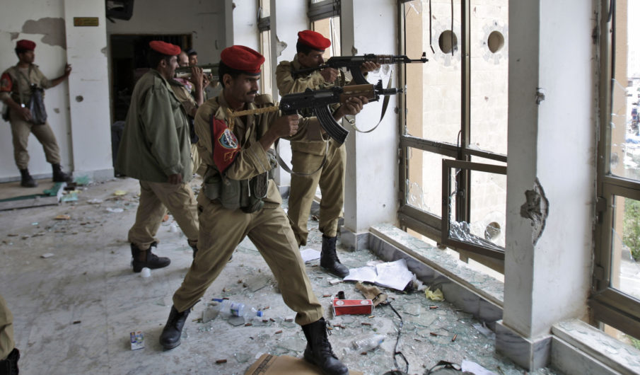 Dozens killed in fresh Yemen air strikes, clashes