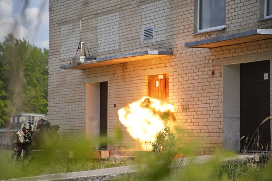 SOF Pic of the Day: Special Forces soldiers breach a doorway