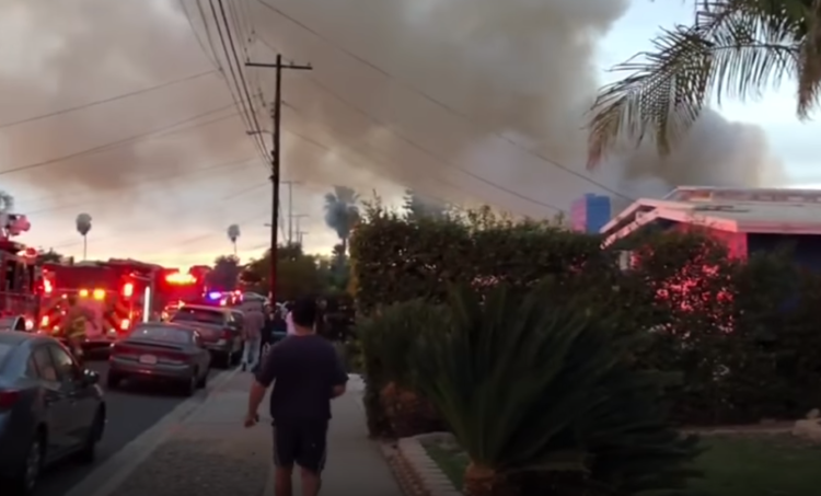 Plane Crashes into House in San Diego Kills Two