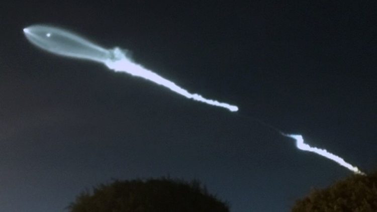 Watch: SpaceX Rocket Lights Up the Sky Over Los Angeles!