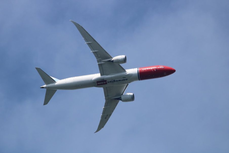 Boeing 787-9 Dreamliner Goes Supersonic? Really?