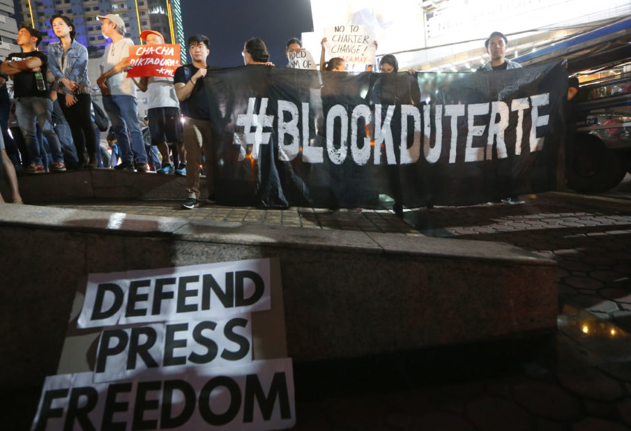 Filipino government threatens to shut down news group critical to Duterte