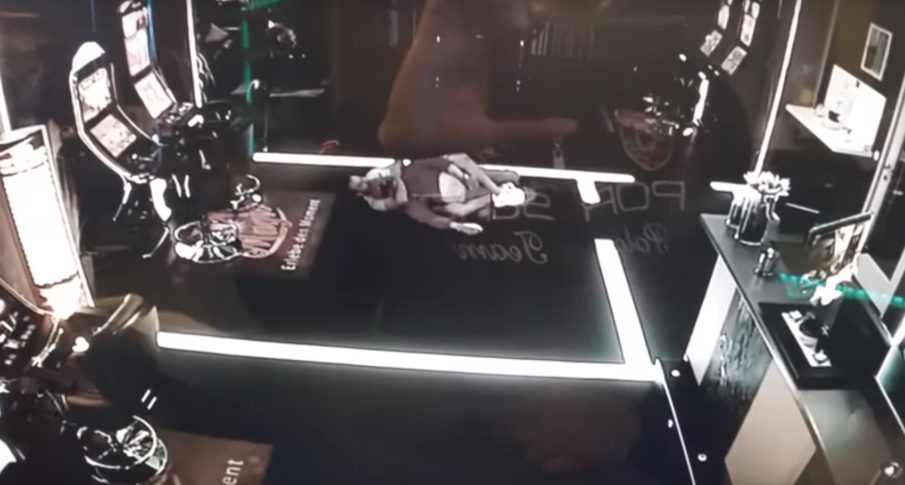 Watch: Army vet subdues armed casino robber