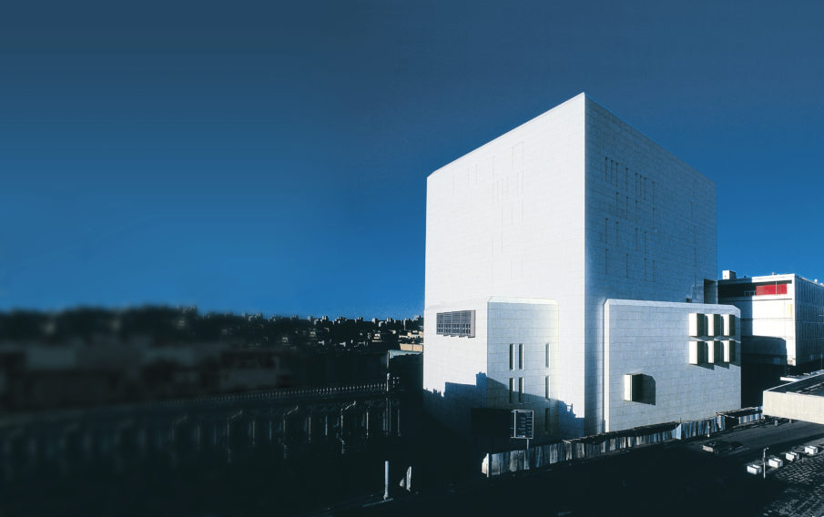 Iraq inexplicably sends $210 million to KRG regional bank