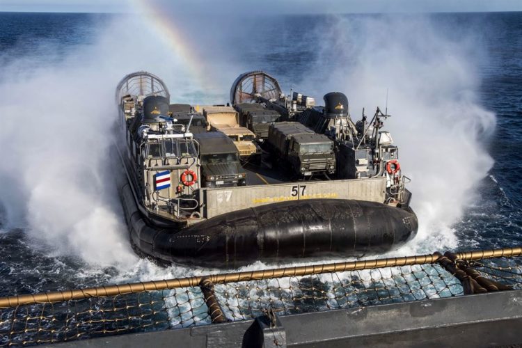 Picture of the Day: LCAC Air-cushioned Landing Craft ‘Flies in’ for Approach to the USS Rushmore