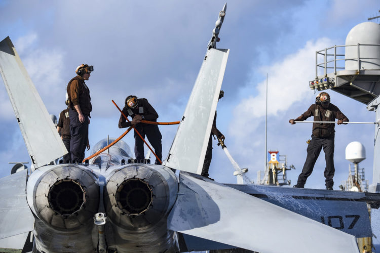 Picture of the Day: F/A-18F Super Hornet Getting Cleaned Up