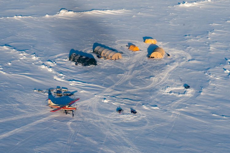 Picture of the Day: Royal Canadian DHC-6 Twin Otter Delivering Supplies to Ice Camp Skate