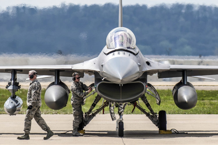Picture of the Day: Engine Shut Down F-16 Falcon